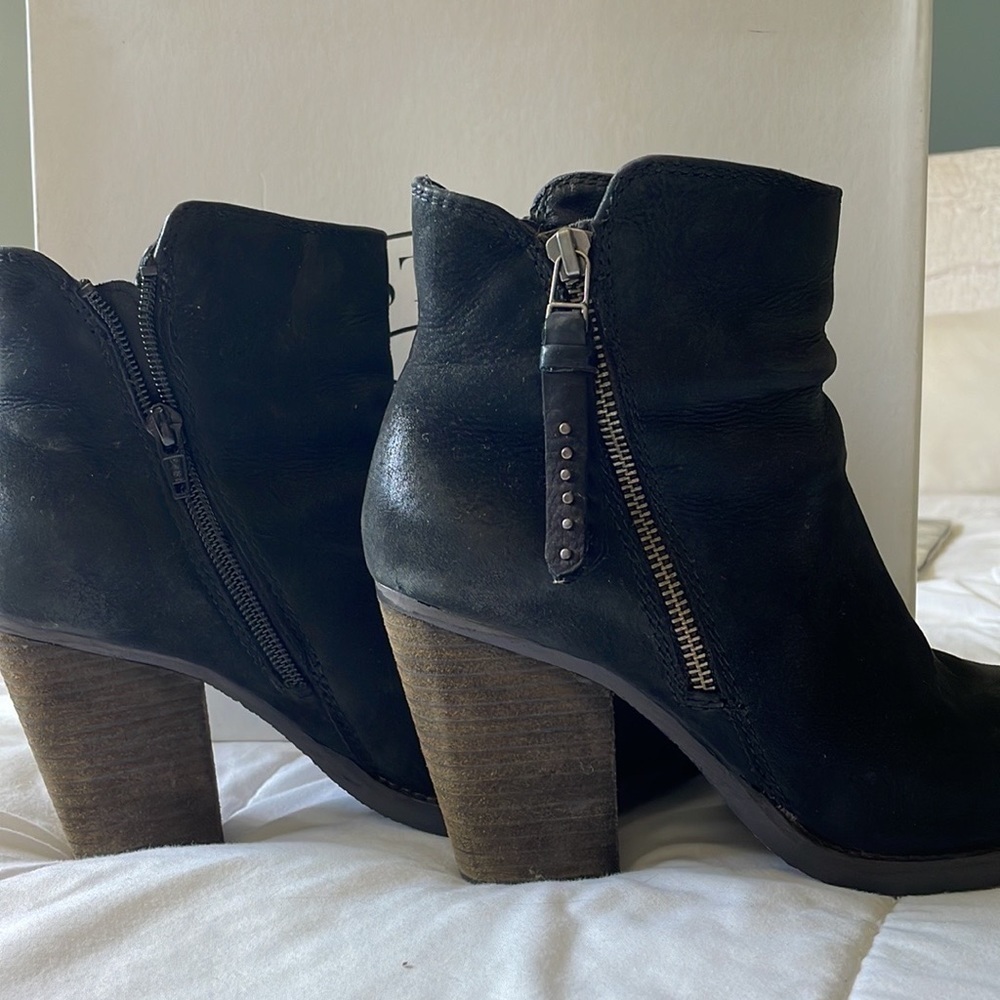 Steve Madden Women’s Black Nubuck Ryatt Zip Leather Ankle Boots - Size 8 - Picture 4 of 9